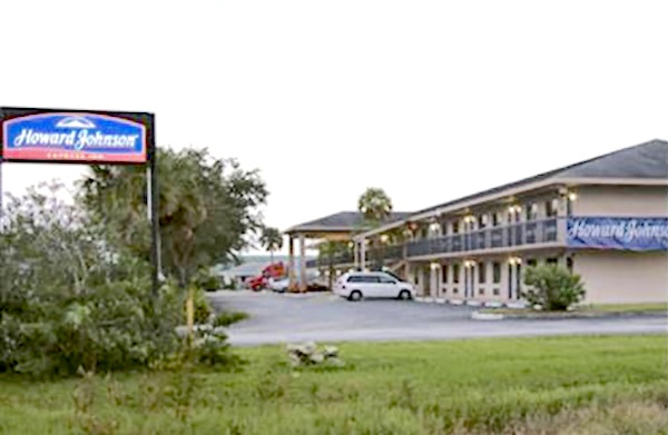 Howard Johnson's cleans room in Vero Beach where three people were arrested.