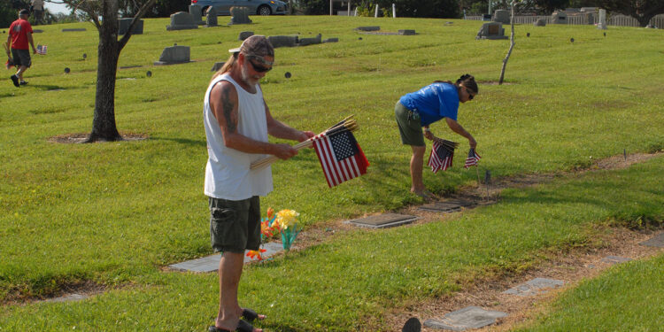 Memorial Day Re-Flagging Sebastian and Winter Beach Cemeteries