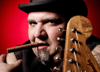 Popa Chubby will be performing at Earl's Hideaway Lounge