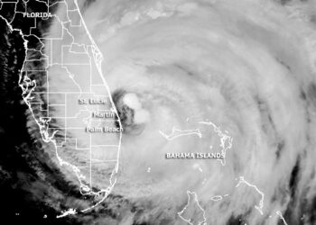 Hurricane Frances approaching Sebastian, Florida (Credit: NOAA)